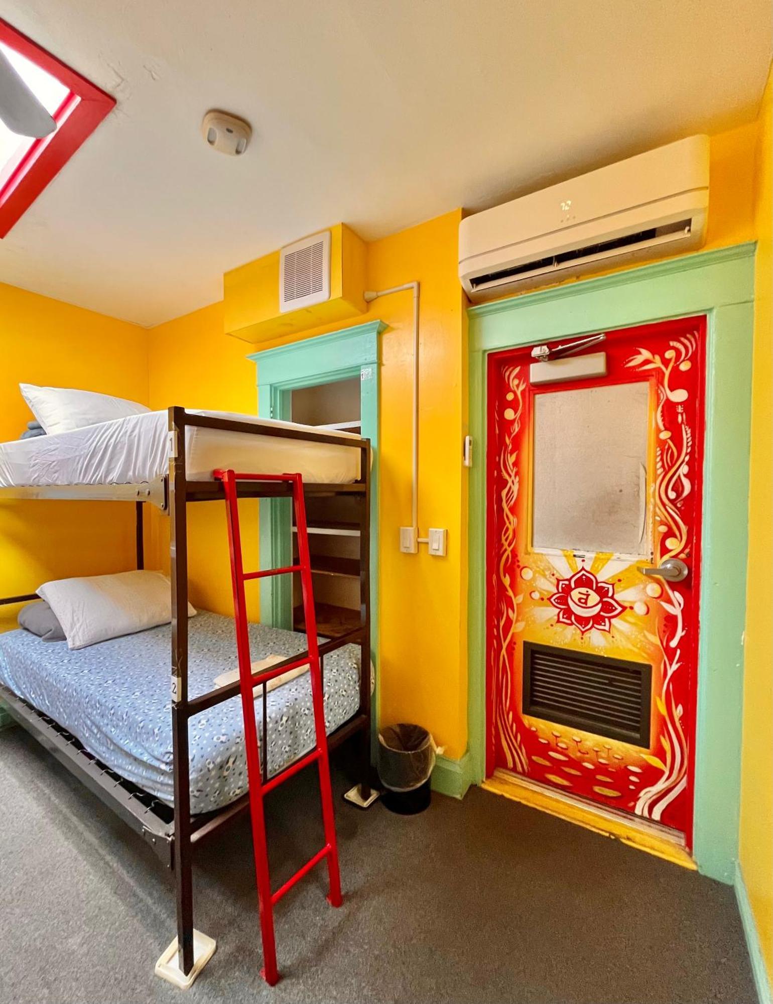 The Only Backpacker'S Inn (Adults Only) Toronto Buitenkant foto